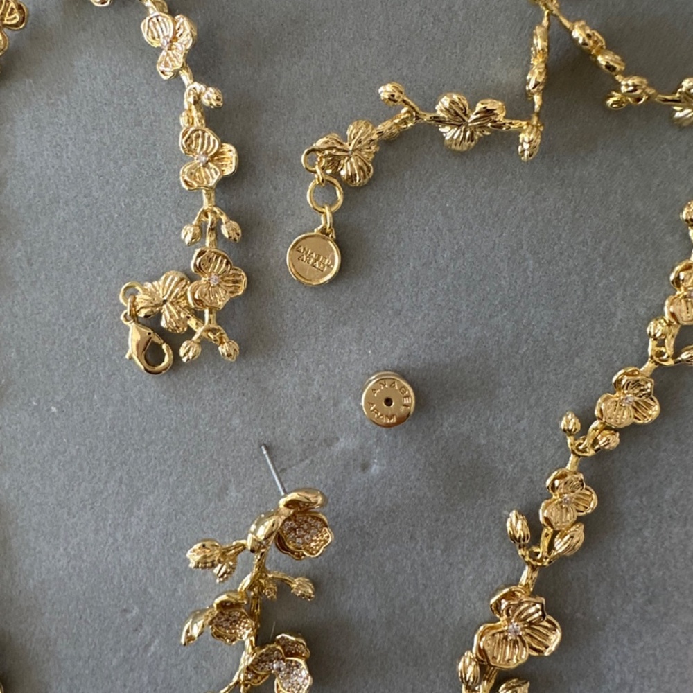 Anabel Aram gold orchid link necklace - Picture 6 of 12